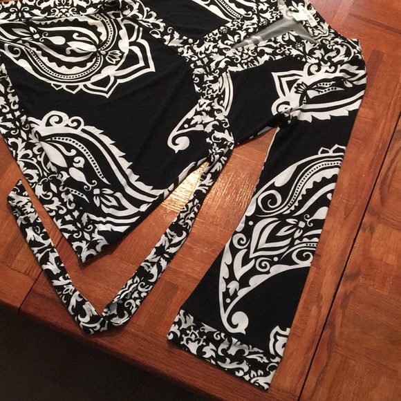 WHITE HOUSE BLACK MARKET bell sleeve tunic - Picture 4 of 14